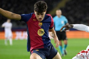 华体会官方网站包含莱万多夫斯基重返赛场，重返赛场首场状态出色，加拿大队观众沸腾！的词条